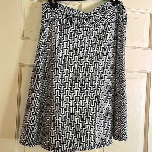 Skirt - Picture 3 of 4